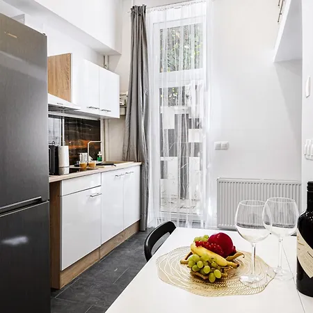 Florence Downtown Apartment Budapest